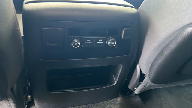 Used 2015 GMC Yukon SLE AWD/4WD image 18