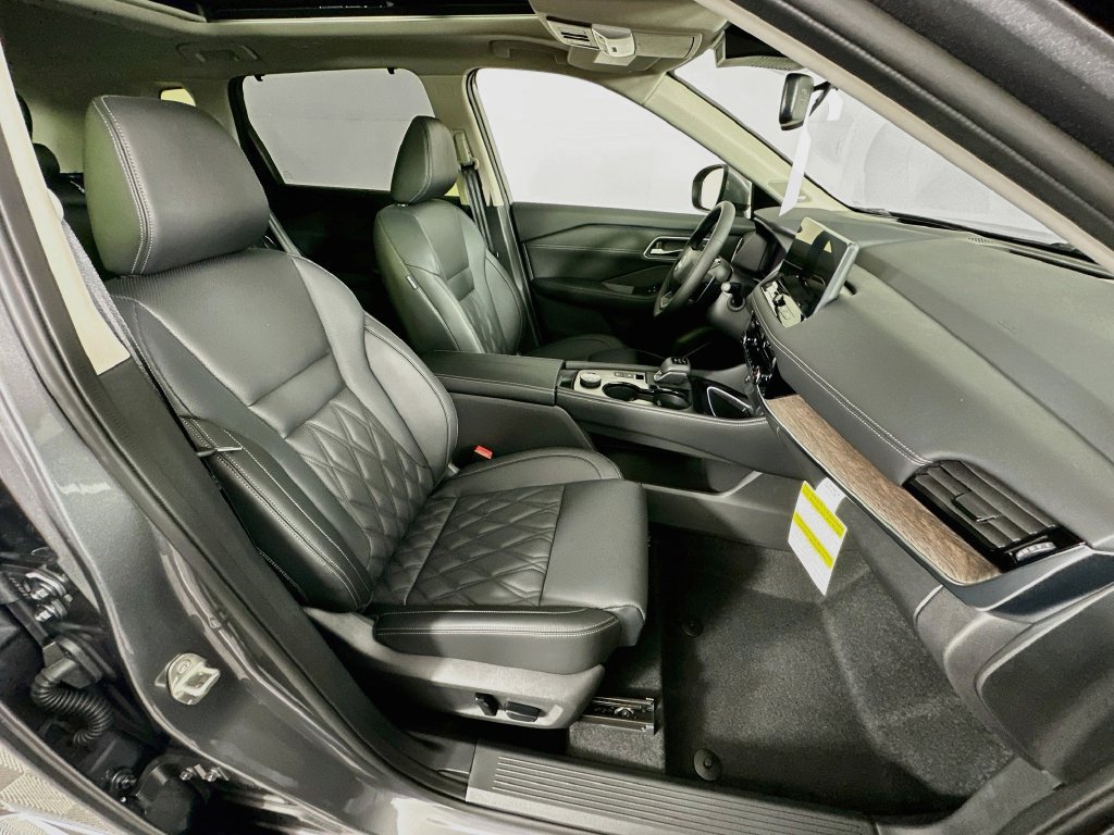 New 2026 Nissan Rogue Platinum AWD/4WD image 36