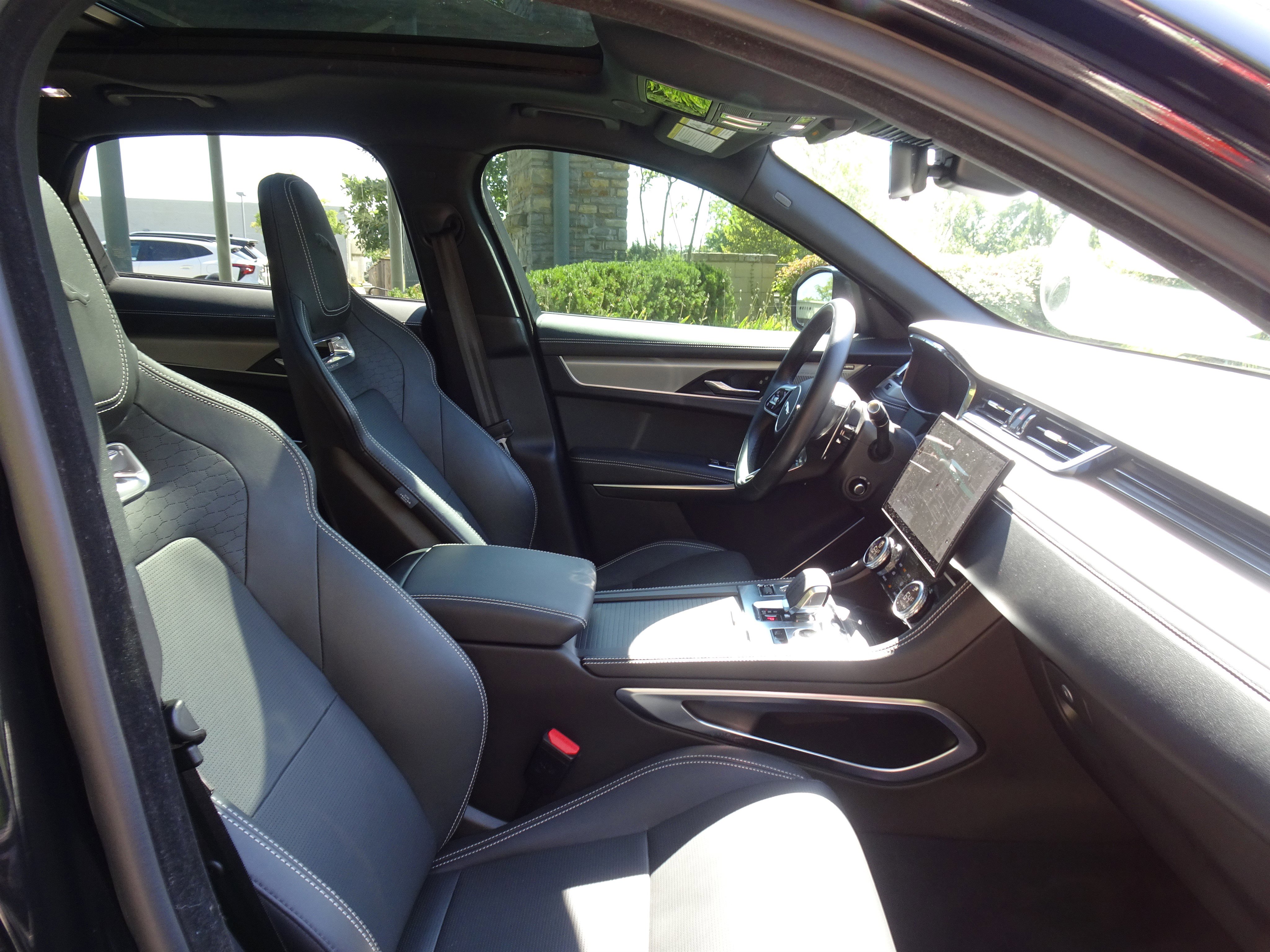 Certified 2025 Jaguar F-PACE R-Dynamic S image 25