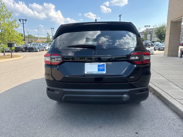 Used 2023 Honda Pilot LX image 3