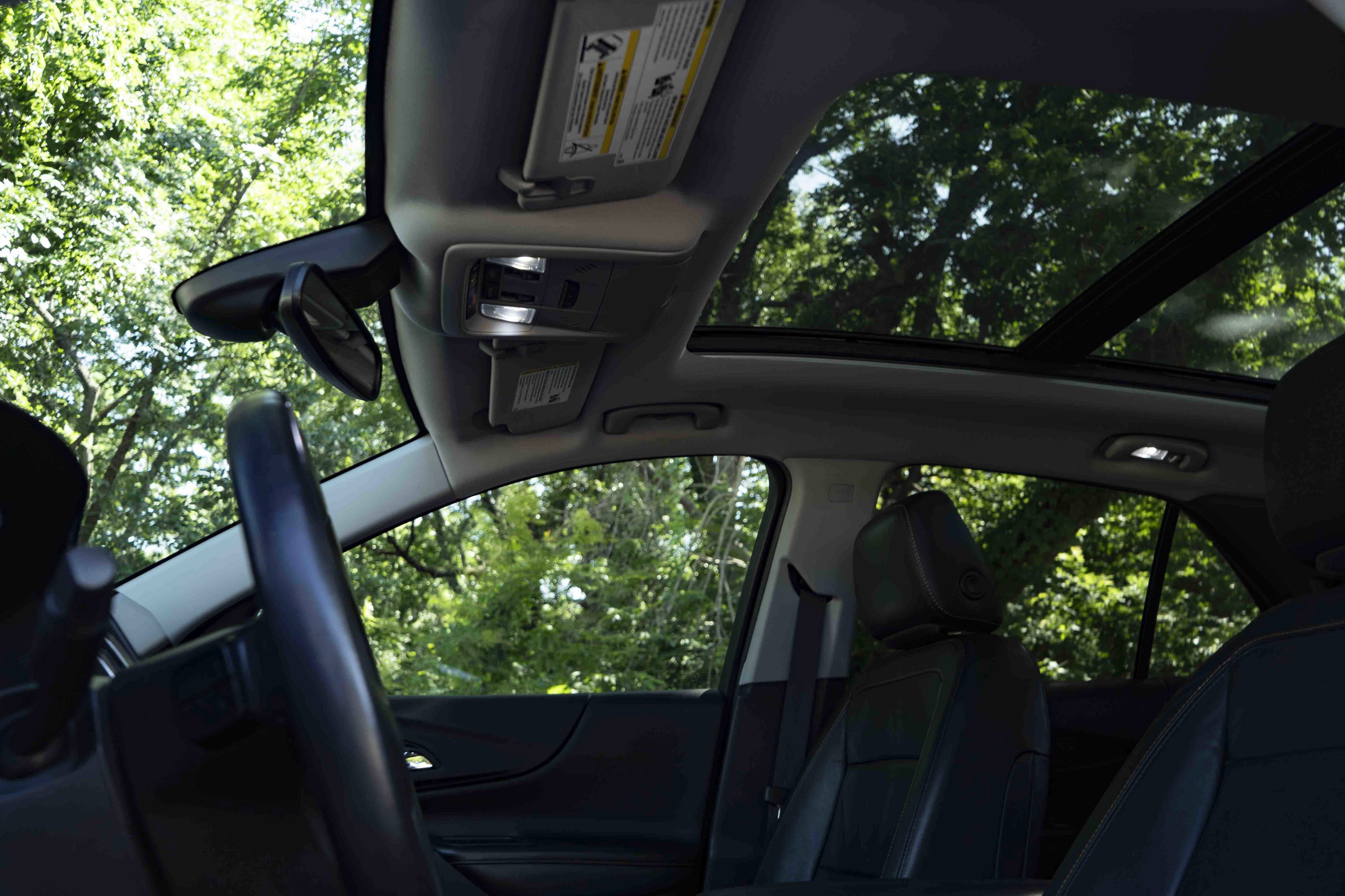 Used 2021 Chevrolet Equinox Premier FWD image 35
