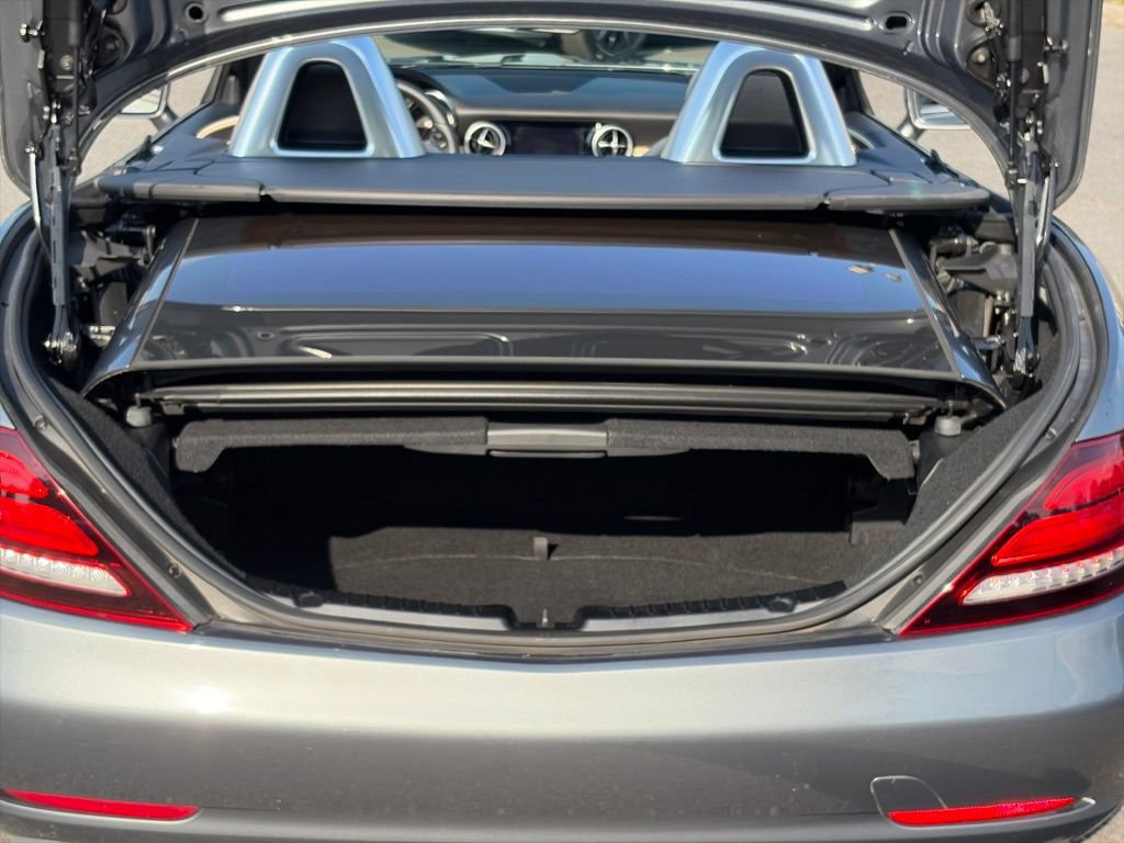 Used 2018 Mercedes-Benz SLC 300 image 20