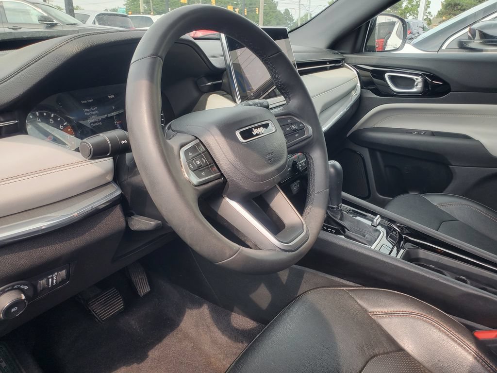 Used 2023 Jeep Compass Limited AWD/4WD image 9