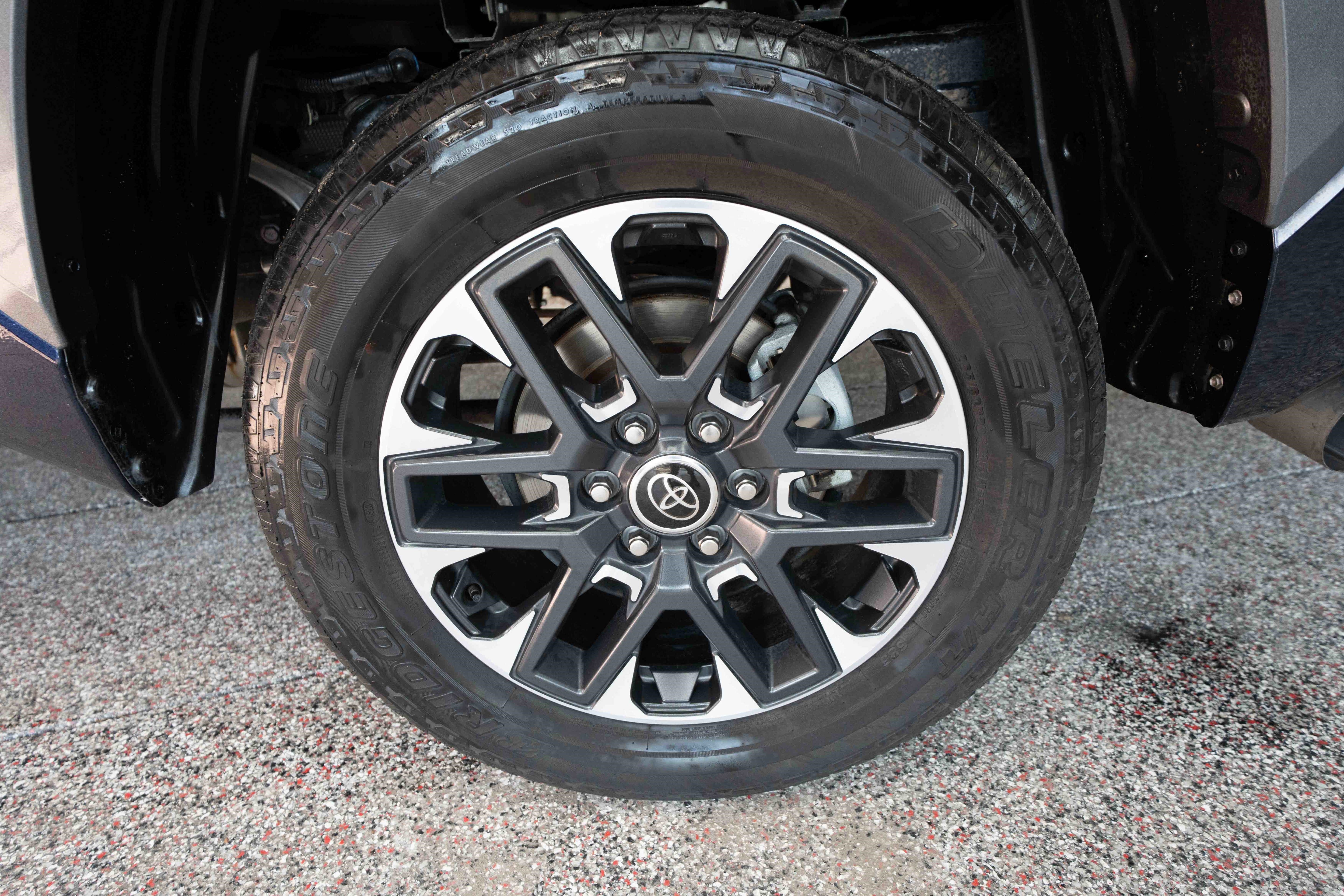 Used 2023 Toyota Tundra Limited image 28