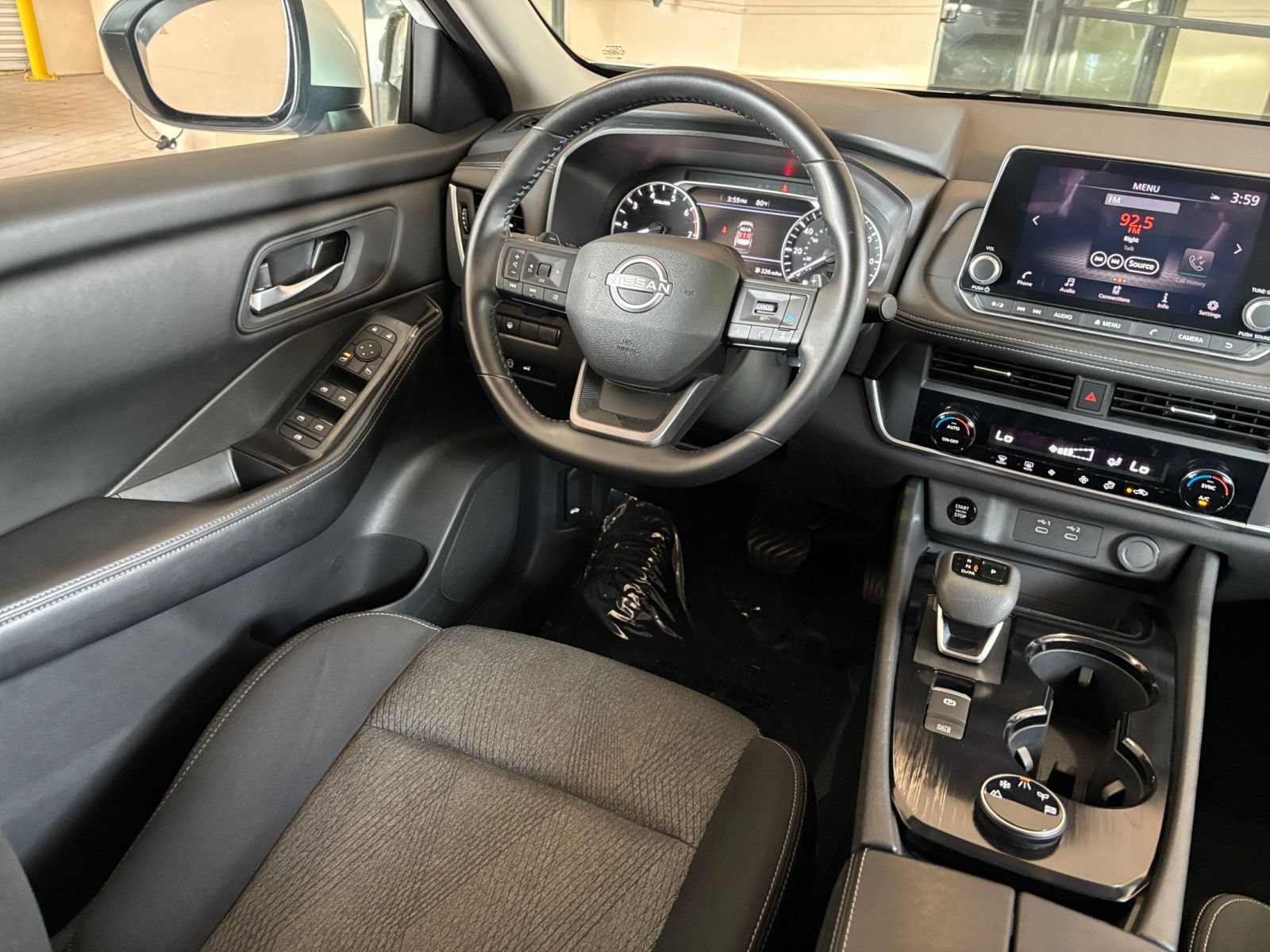 Used 2025 Nissan Rogue SV AWD/4WD image 35