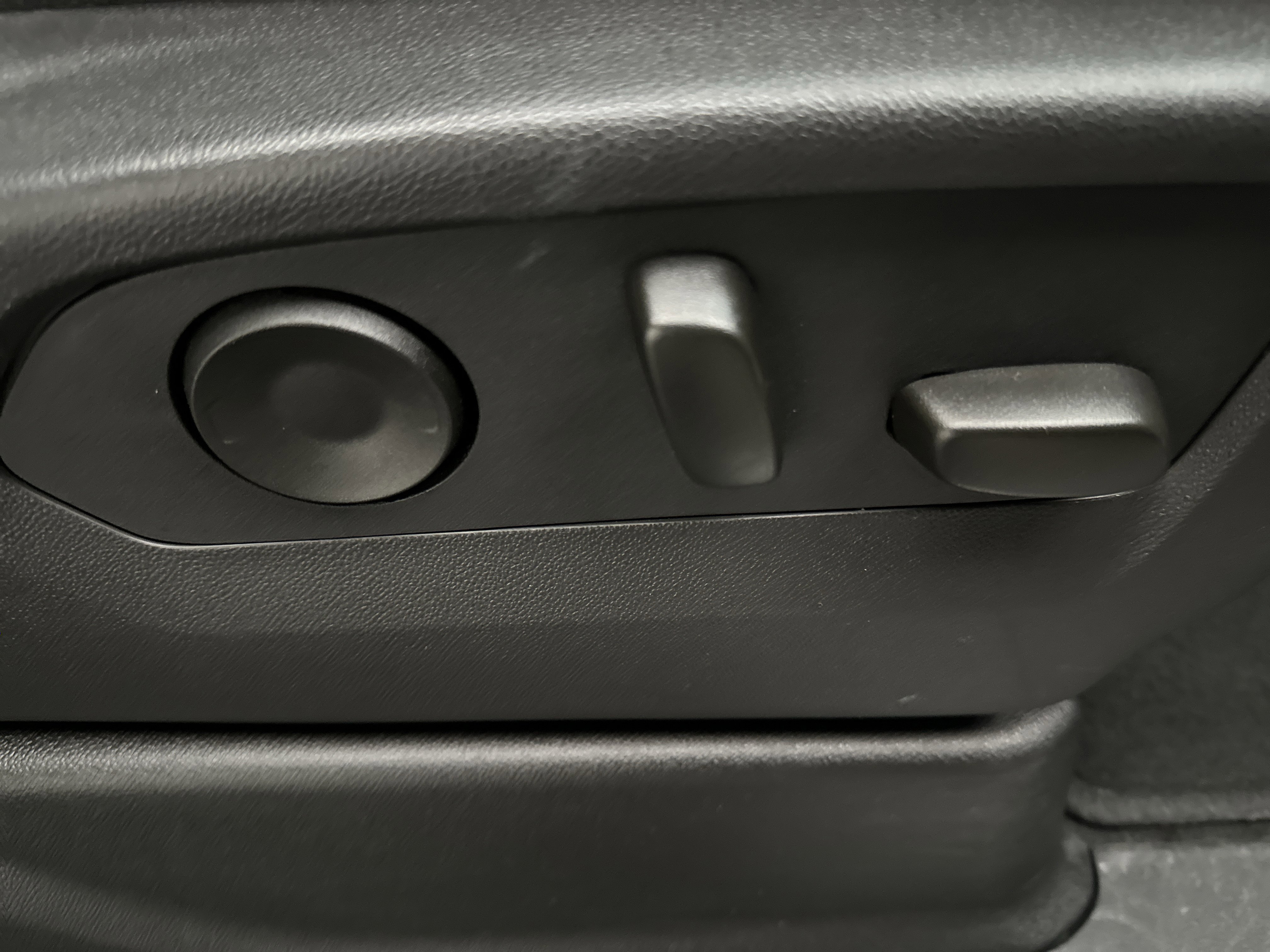 Used 2025 Chevrolet Tahoe LT image 28