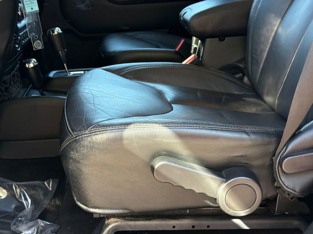 Used 2017 Jeep Wrangler Unlimited Sahara image 16