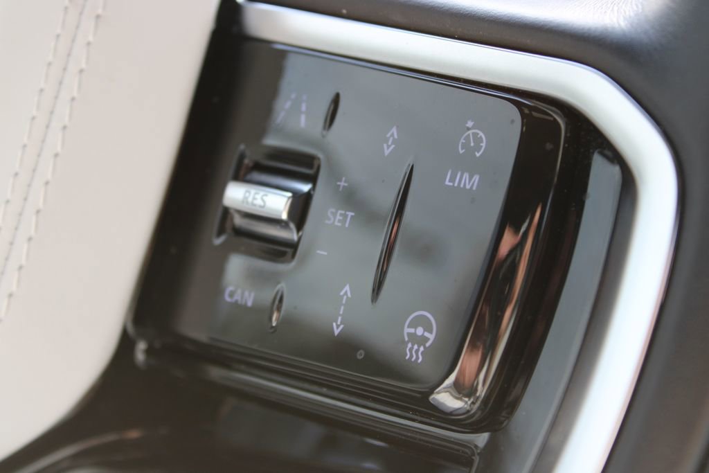 Used 2024 Land Rover Range Rover Sport SE AWD/4WD image 18