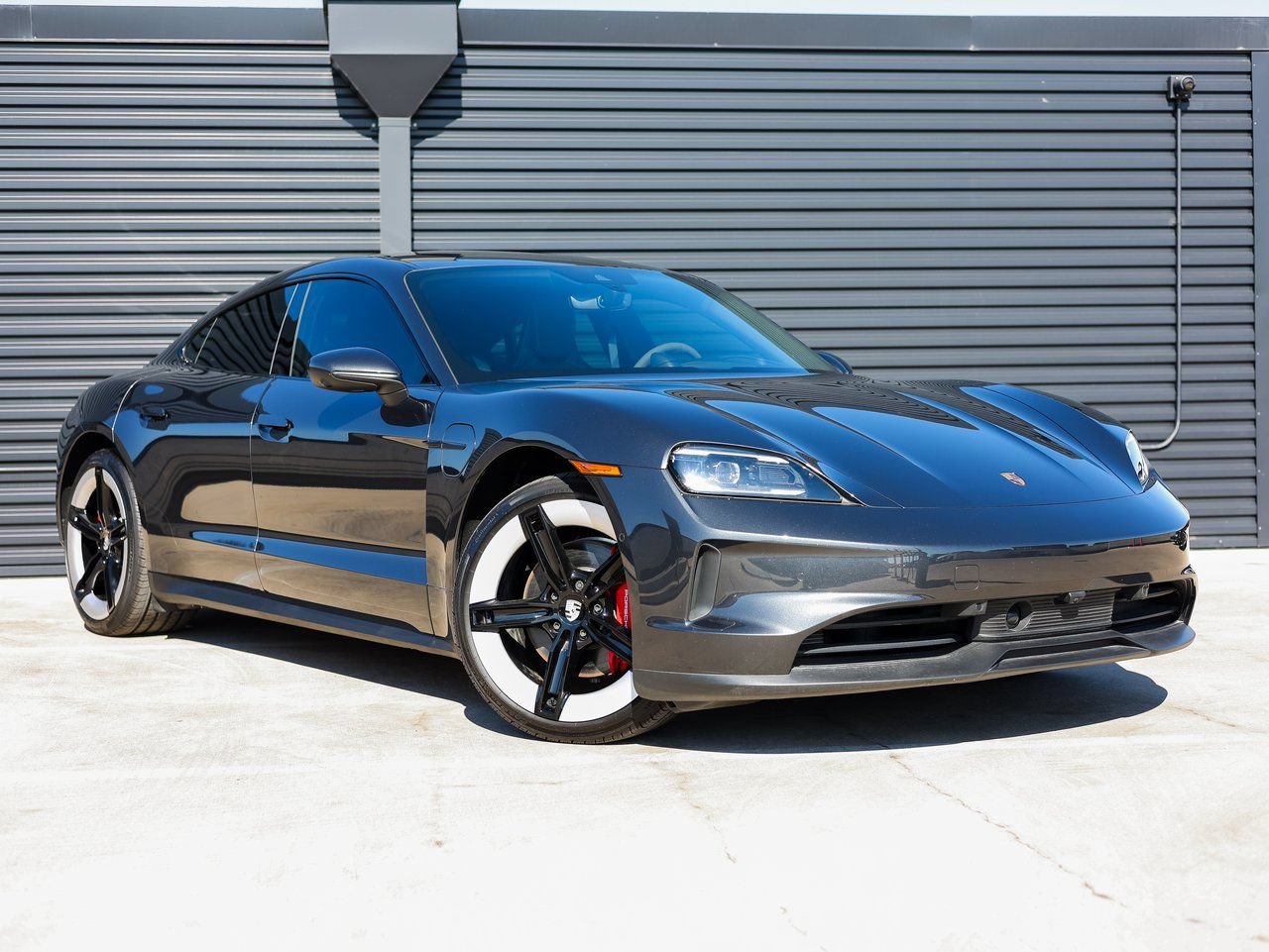Used 2025 Porsche Taycan 4S AWD/4WD image 9