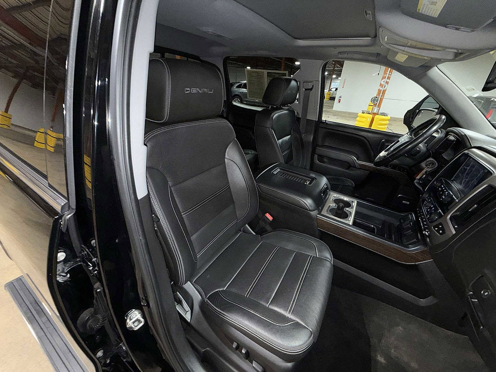 Used 2018 GMC Sierra 1500 Denali w/ Denali Ultimate Package image 16