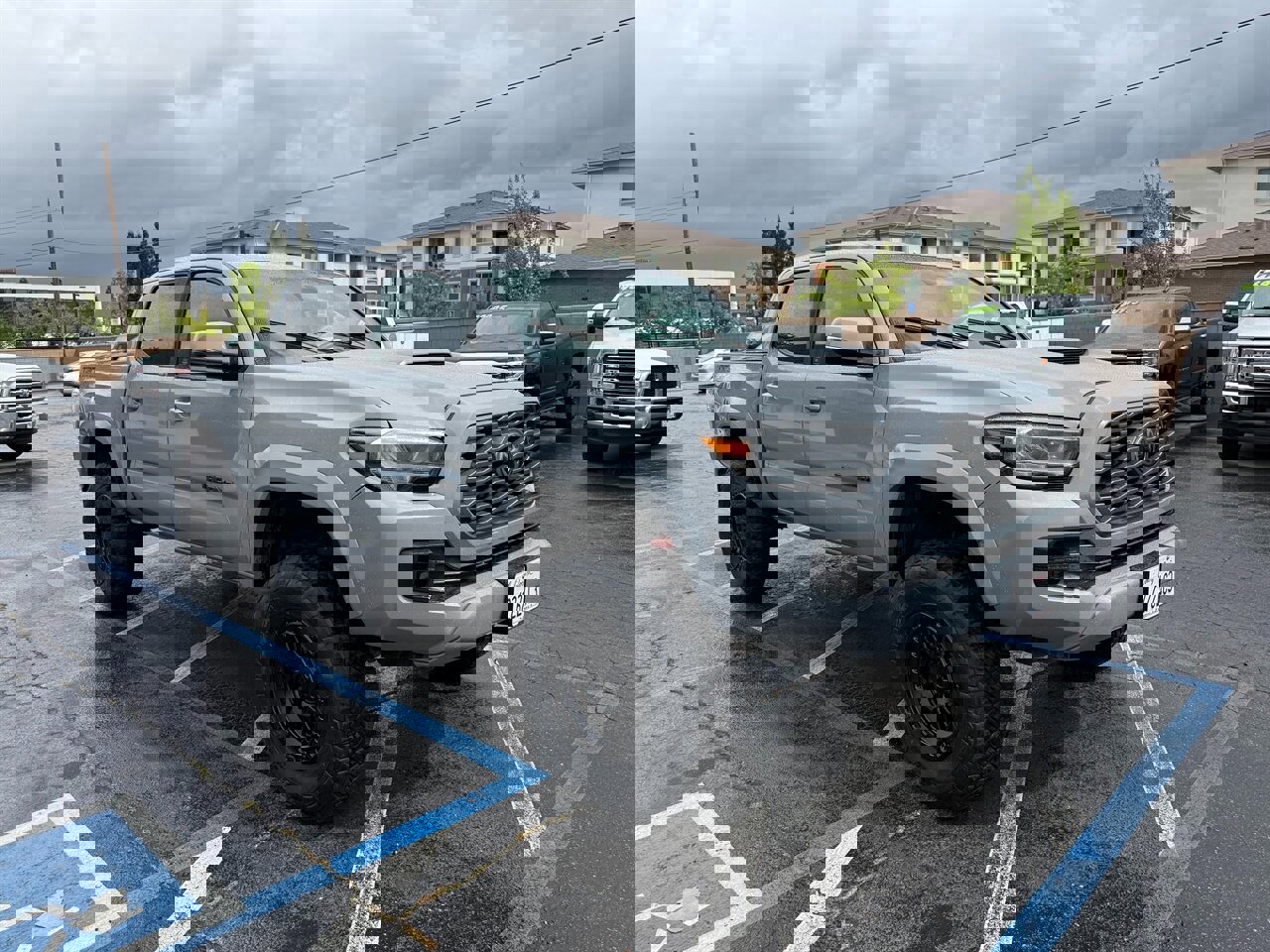 Used 2021 Toyota Tacoma TRD Sport w/ Technology Package AWD/4WD image 3