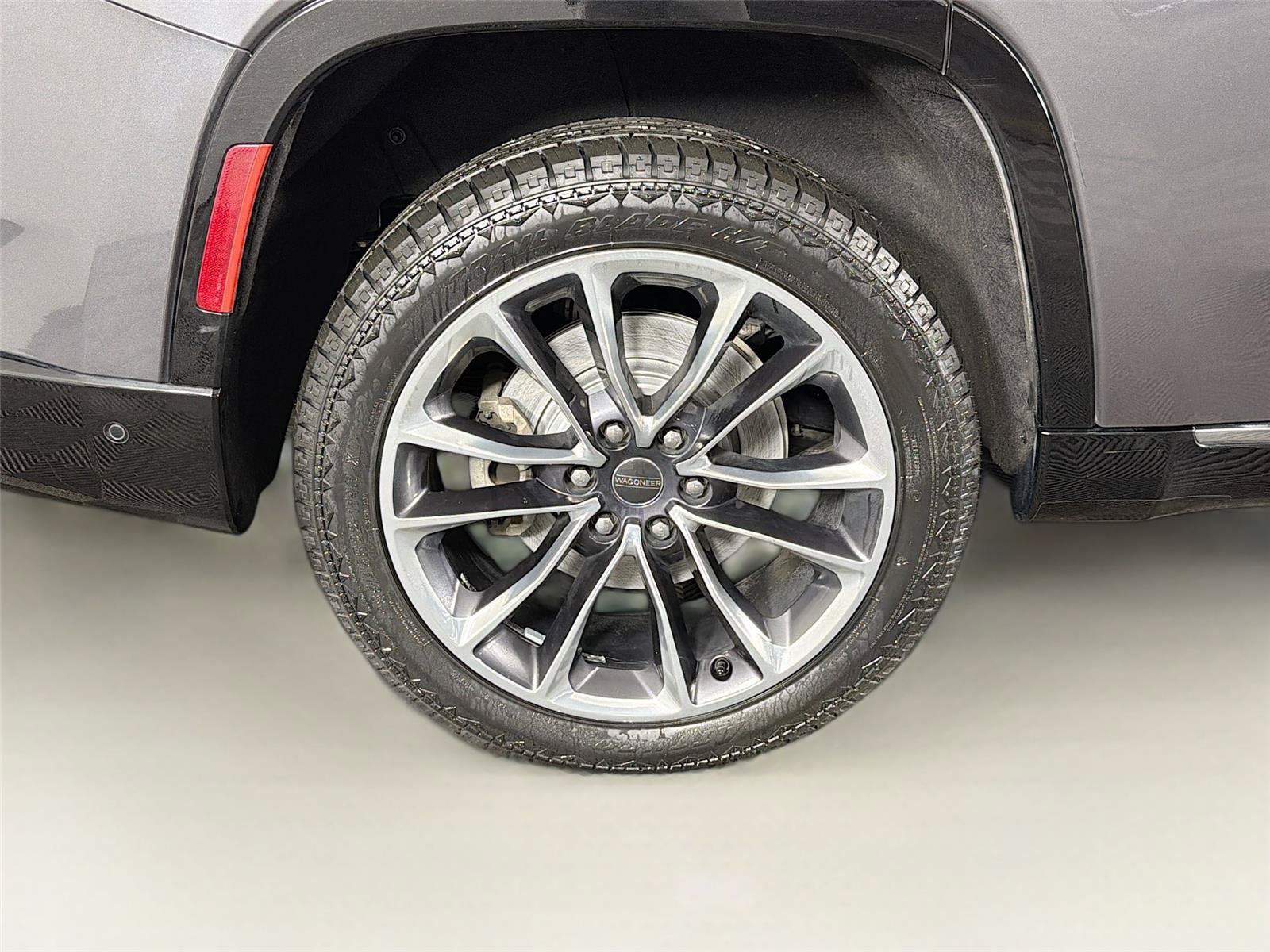 Used 2024 Jeep Wagoneer Series III w/ Premium Group I AWD/4WD image 35