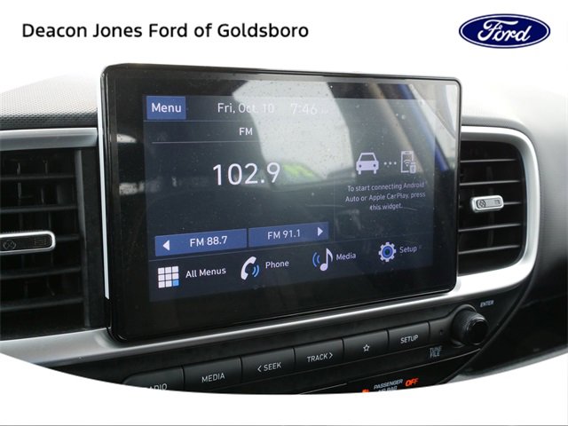 Used 2023 Hyundai Venue SEL image 26