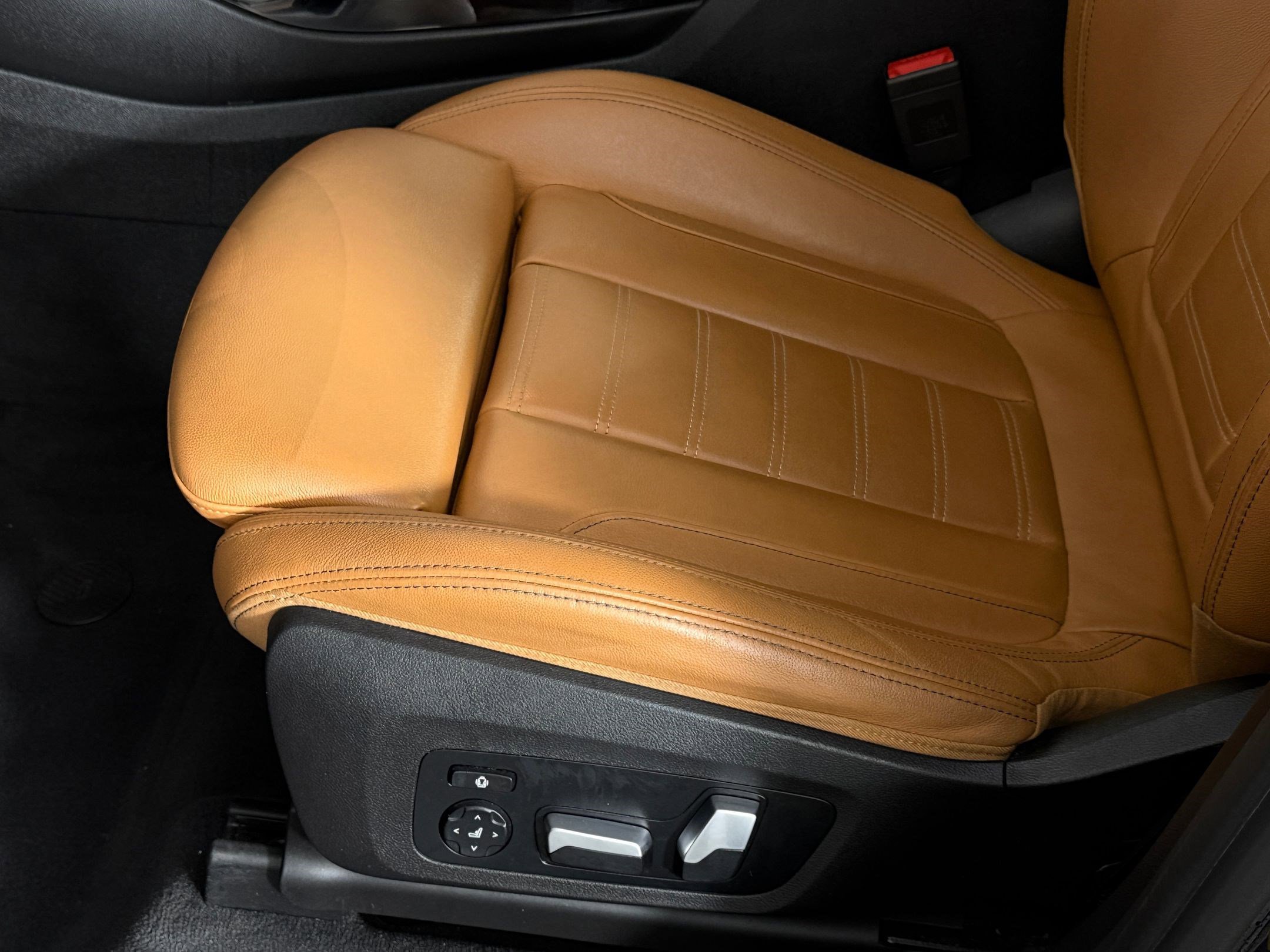 Used 2021 BMW X3 sDrive30i w/ M Sport Package RWD image 13