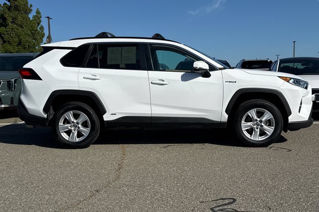 Used 2021 Toyota RAV4 XLE w/ Convenience Package AWD/4WD image 3