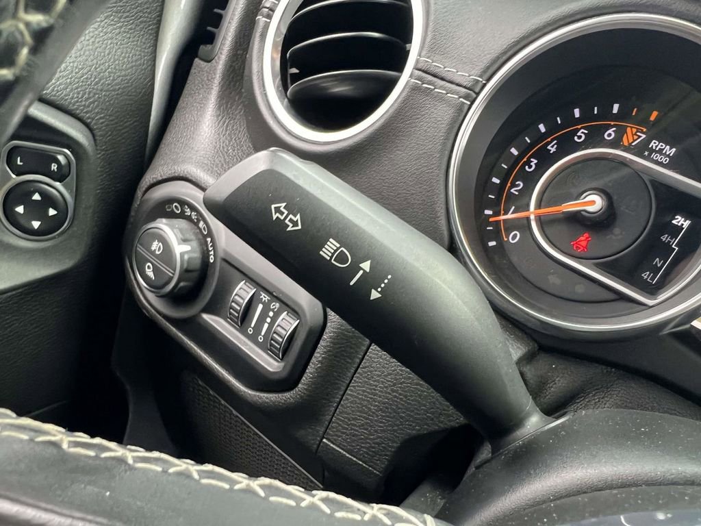 Certified 2020 Jeep Gladiator Overland image 31