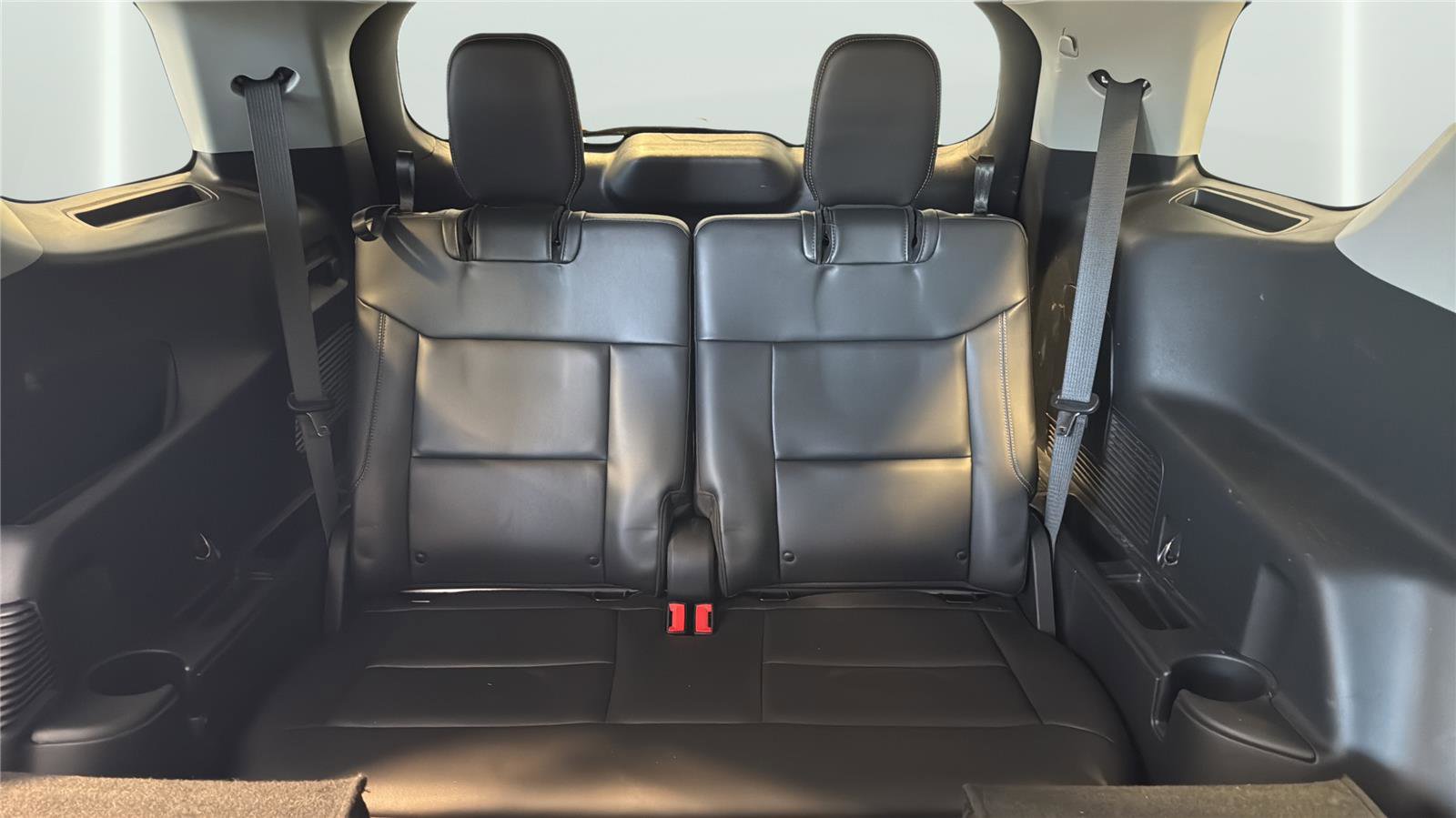 Used 2022 Ford Explorer XLT w/ Equipment Group 202A image 21