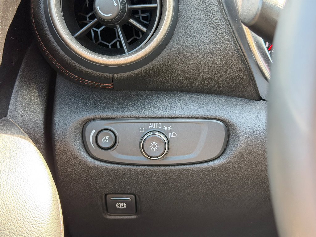 Used 2025 Chevrolet Blazer Premier w/ Driver Confidence II Package AWD/4WD image 6