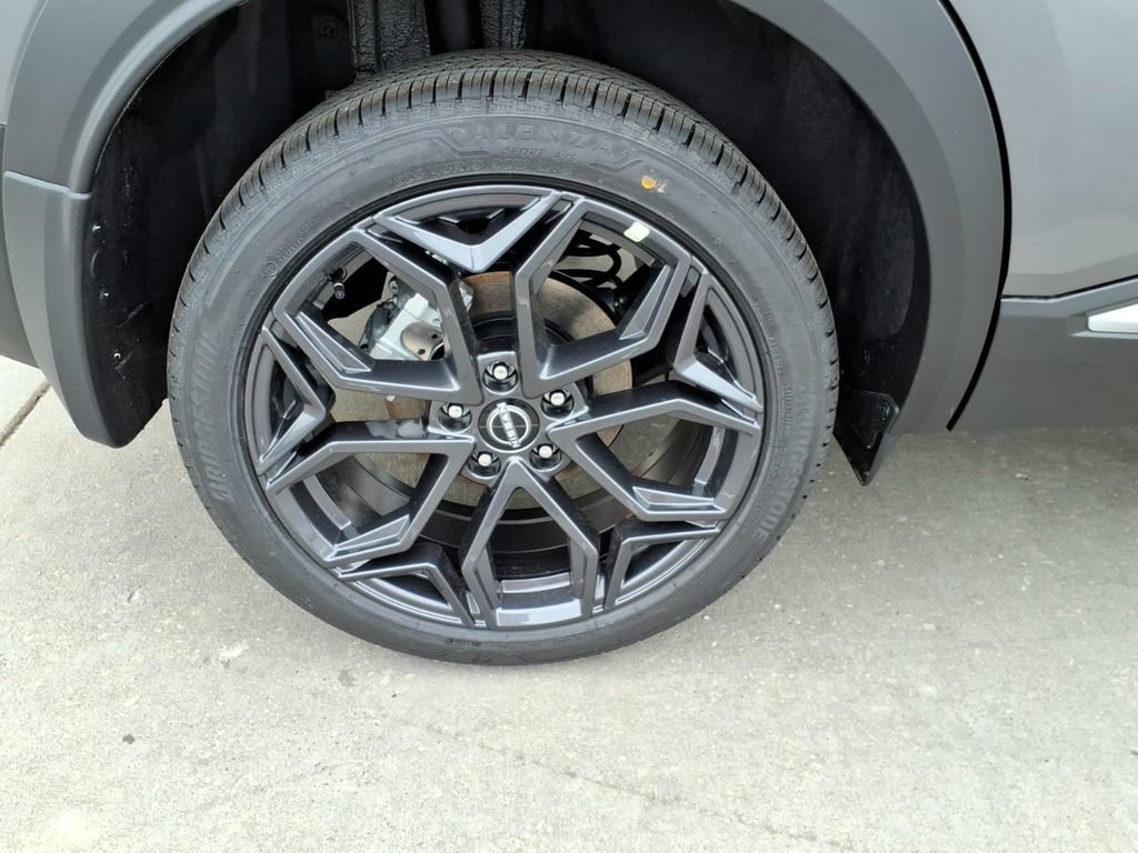 New 2026 Nissan Kicks SR FWD image 10