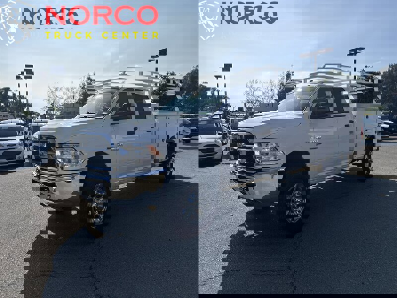 Used 2018 RAM 3500 Tradesman w/ Chrome Appearance Group image 4