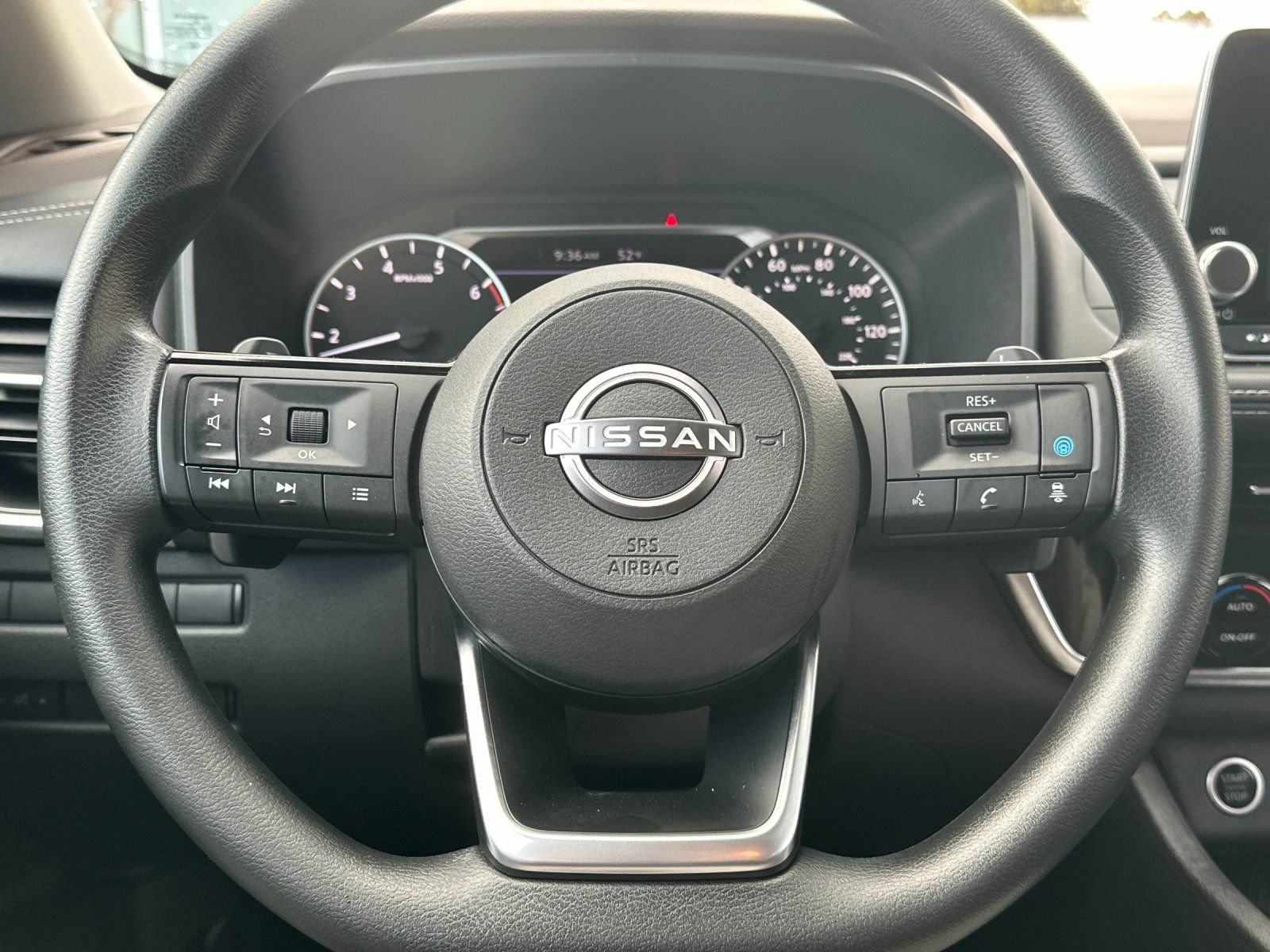 Used 2022 Nissan Rogue SV FWD image 23