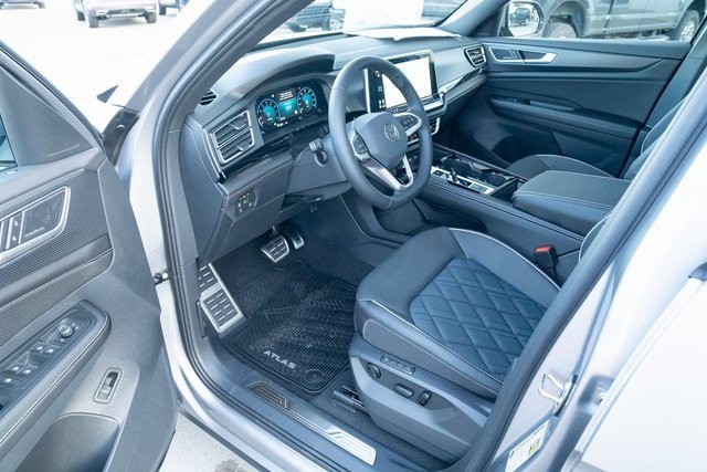 New 2026 Volkswagen Atlas Cross Sport SEL Premium R-Line AWD/4WD image 16