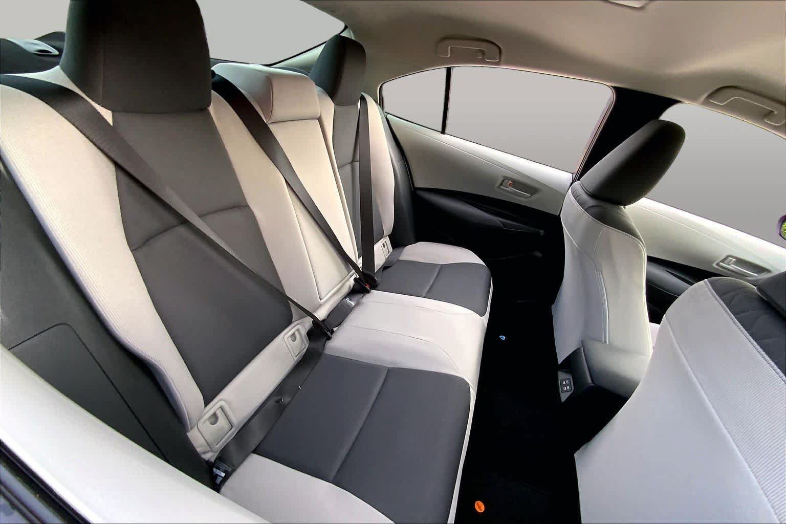 Used 2026 Toyota Corolla LE FWD image 19
