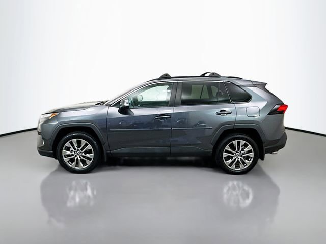 Used 2023 Toyota RAV4 XLE Premium image 4