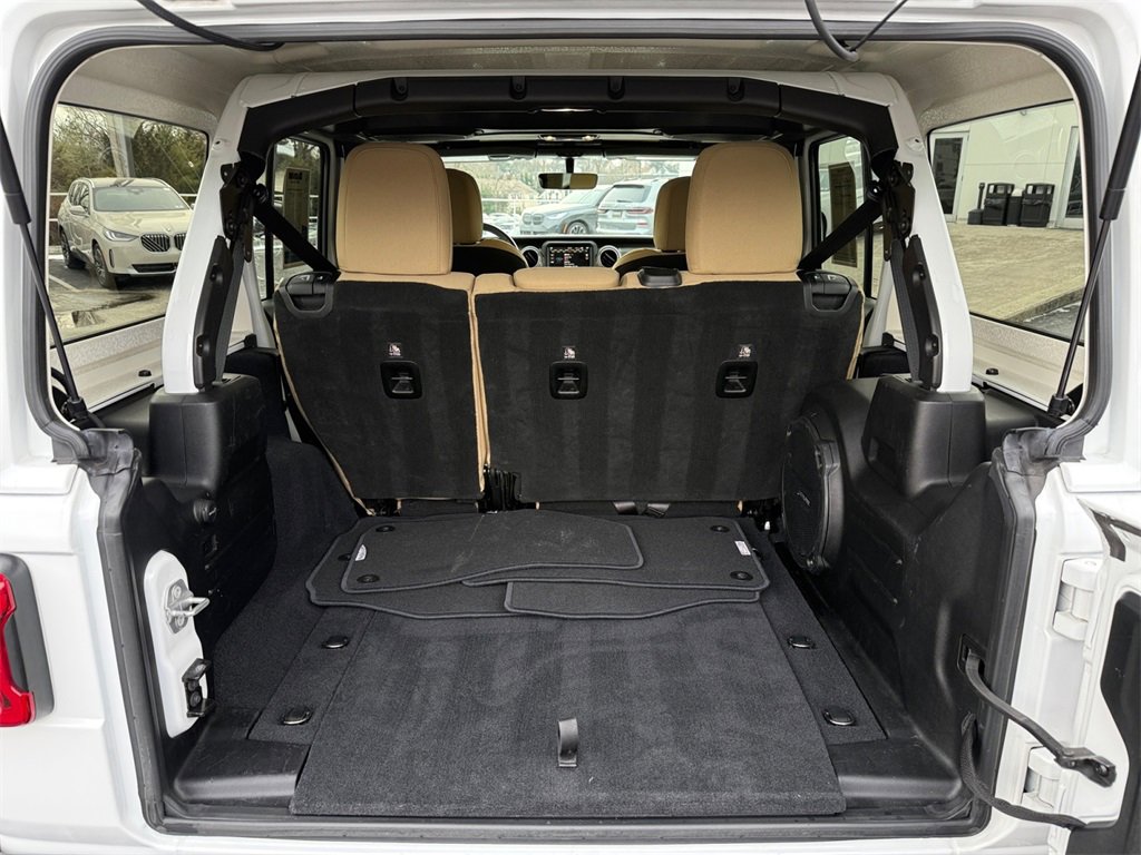 Used 2019 Jeep Wrangler Unlimited Sahara image 35