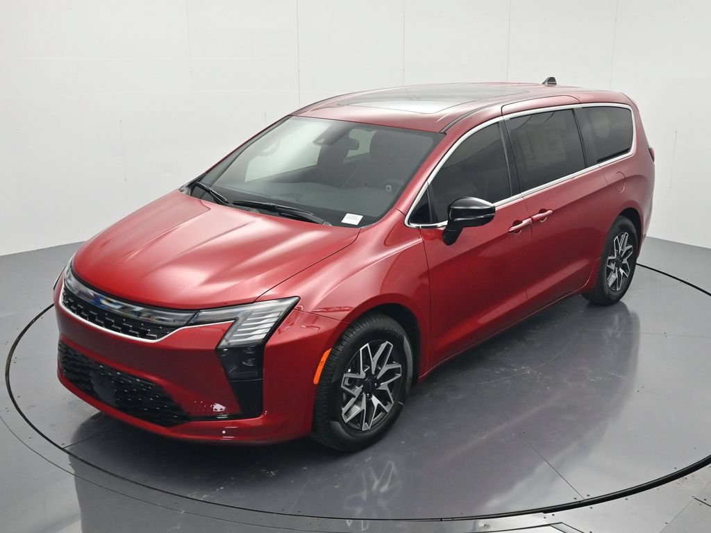 New 2027 Chrysler Pacifica Limited w/ Family Tech Group FWD image 31