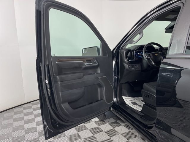 Used 2023 Chevrolet Silverado 1500 LT image 17