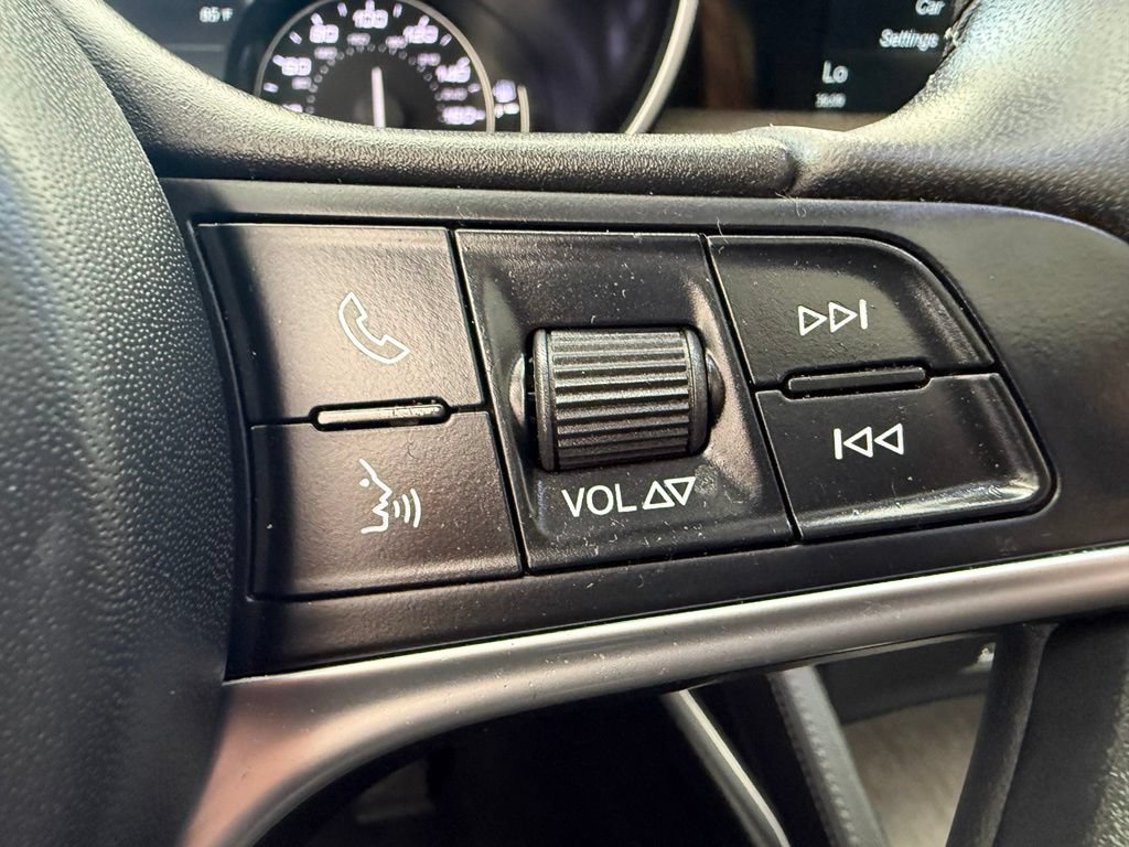 Used 2018 Alfa Romeo Stelvio Ti AWD/4WD image 31