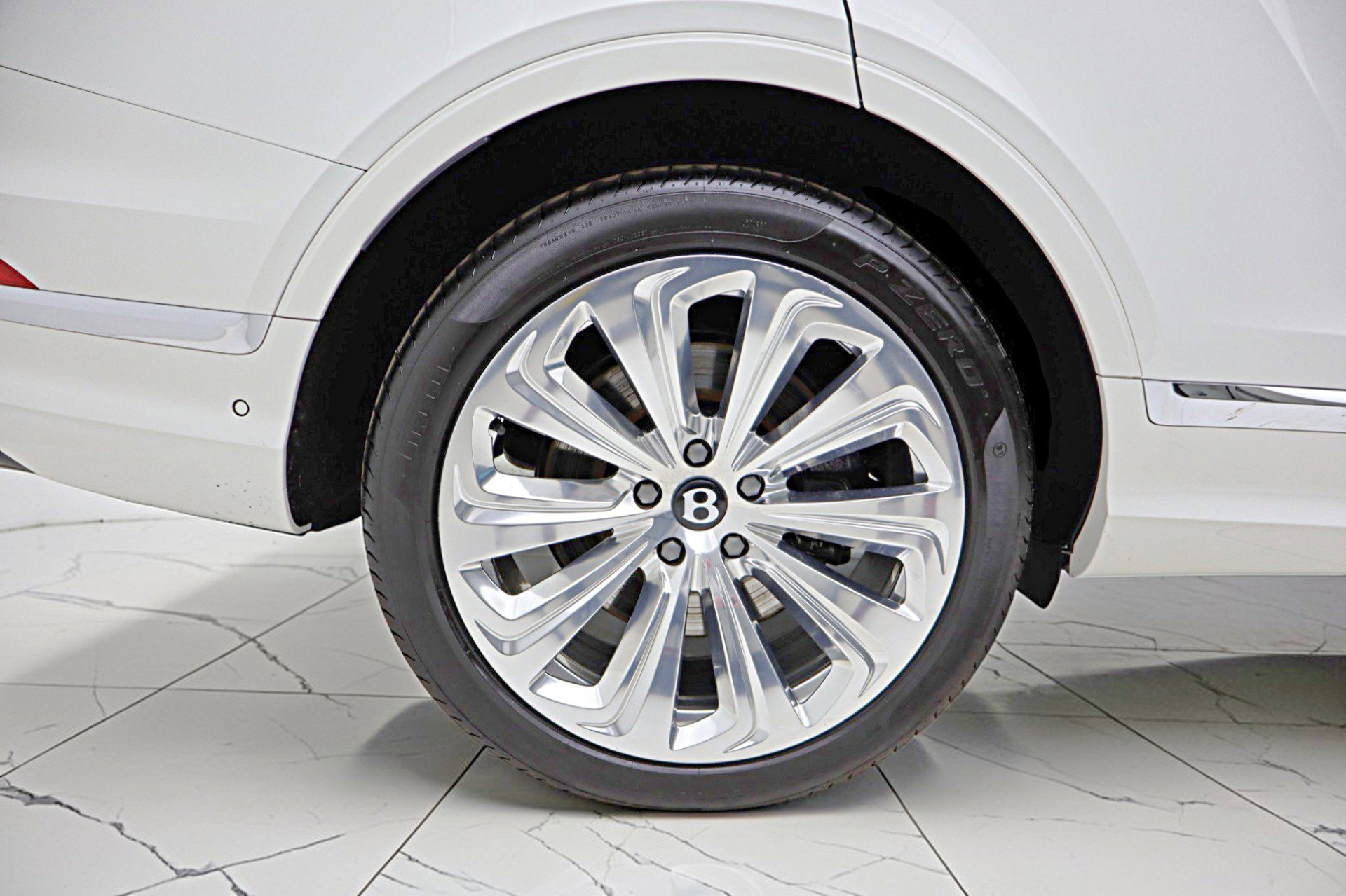 Used 2024 Bentley Bentayga image 55