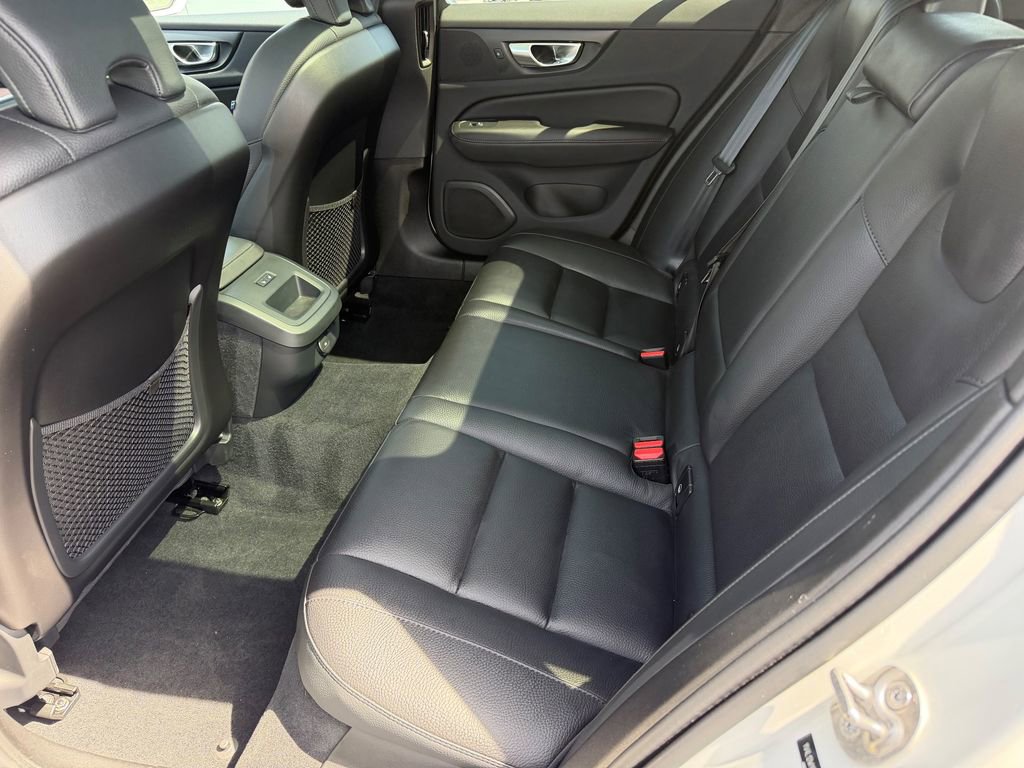 Used 2024 Volvo V60 B5 Cross Country Plus AWD/4WD image 22