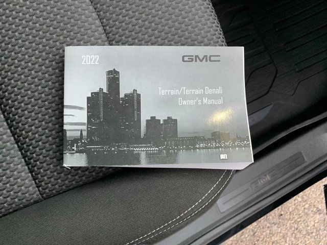 Certified 2022 GMC Terrain SLE w/ Driver Convenience Package image 18