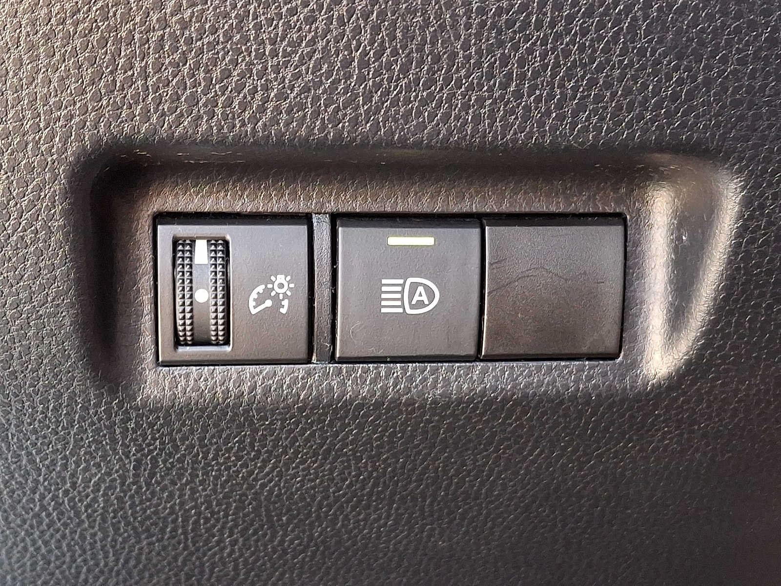 Used 2019 Toyota RAV4 XLE w/ All Weather Liner Package AWD/4WD image 23