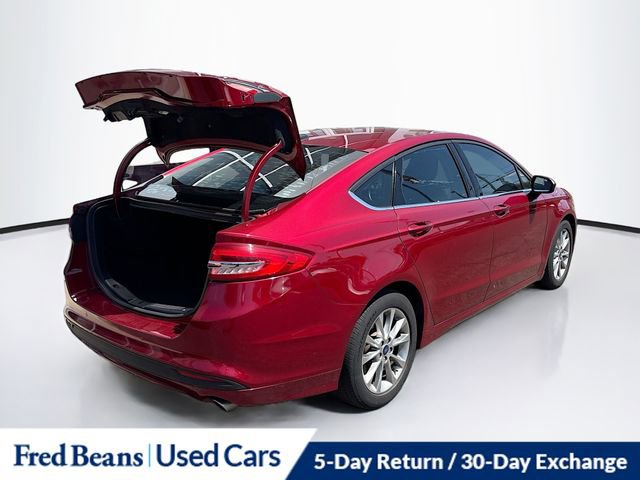 Used 2017 Ford Fusion SE w/ Fusion SE Technology Package FWD image 20