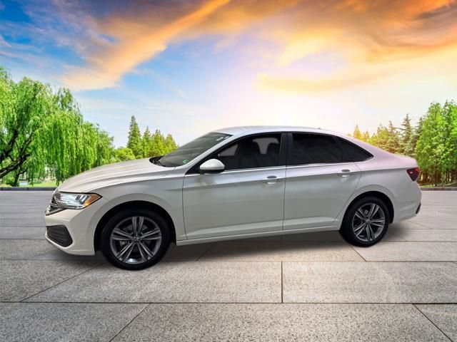 Certified 2024 Volkswagen Jetta SE image 7