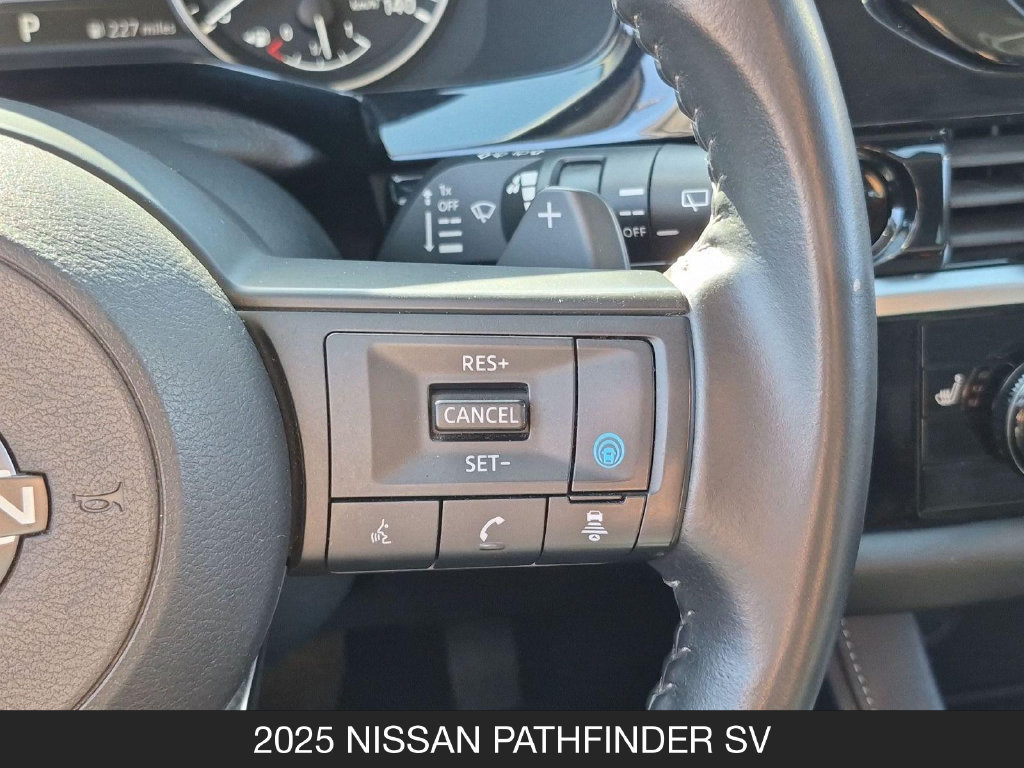 Used 2025 Nissan Pathfinder SV AWD/4WD image 18