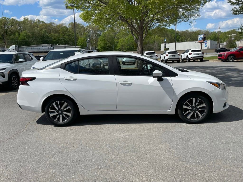 Used 2022 Nissan Versa SV image 8