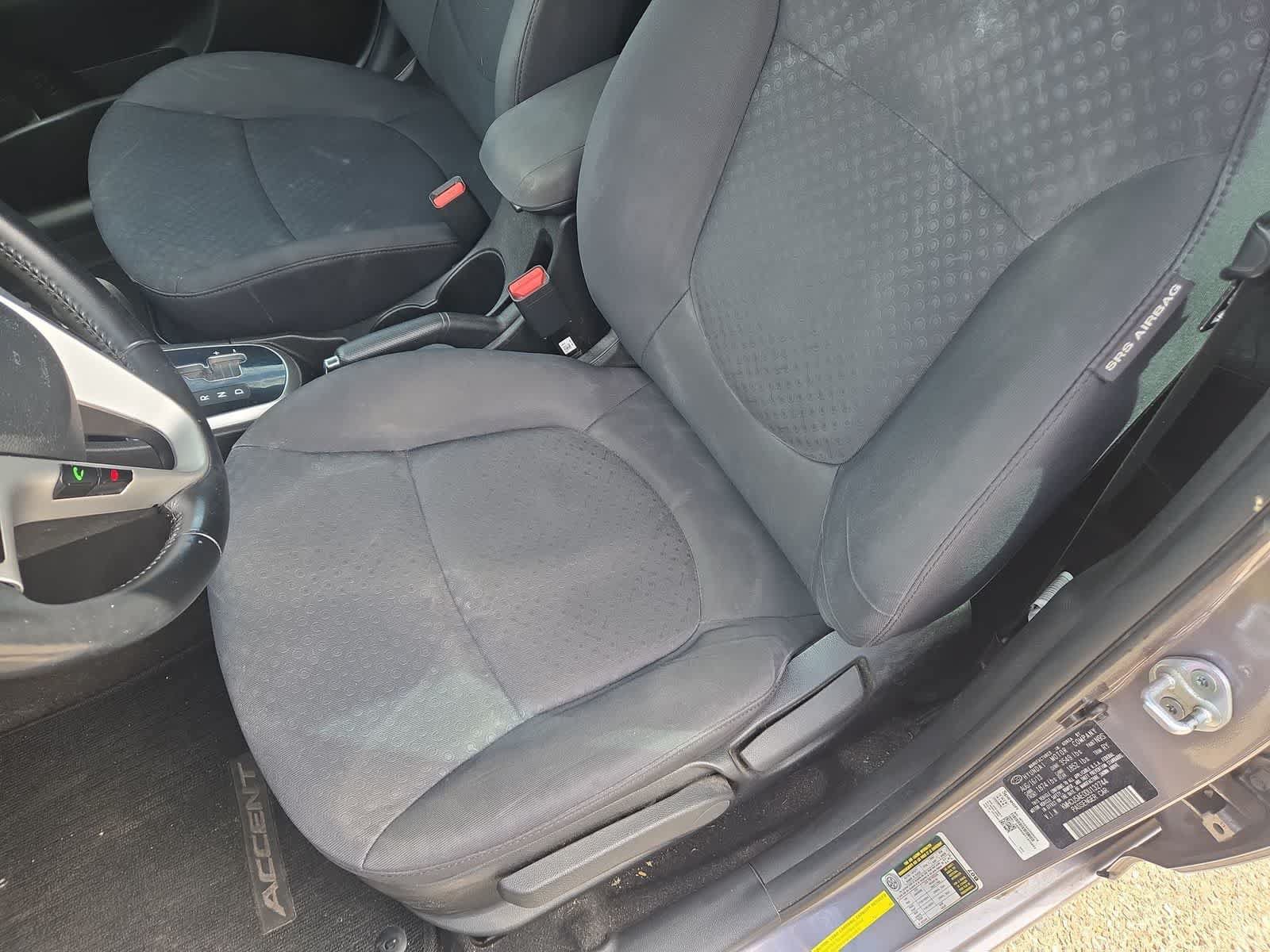 Used 2013 Hyundai Accent SE FWD image 16