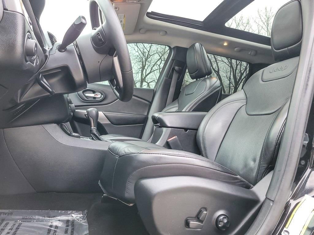 Used 2021 Jeep Cherokee Latitude Lux w/ Sun & Sound Group image 8