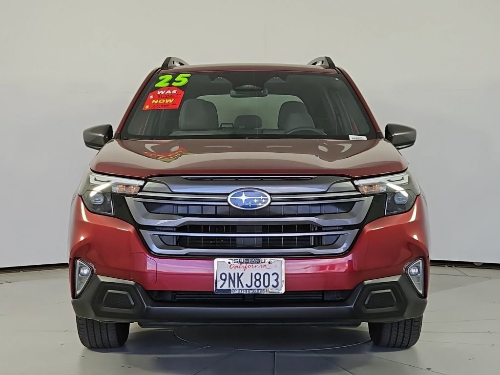 Used 2025 Subaru Forester Premium AWD/4WD image 3