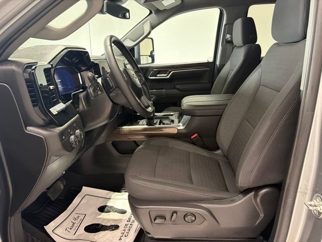 Used 2025 Chevrolet Silverado 1500 LT w/ Max Trailering Package AWD/4WD image 14