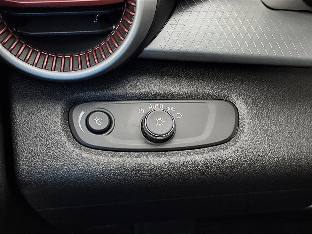 Used 2024 Chevrolet Trax RS w/ Driver Confidence Package image 19