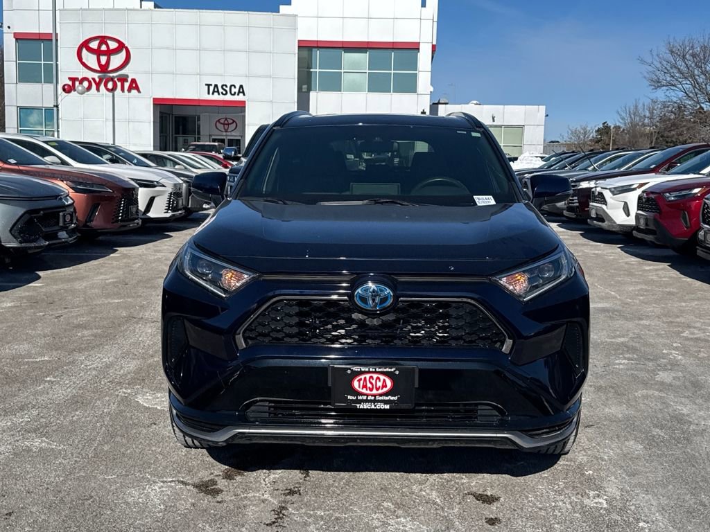 Used 2021 Toyota RAV4 SE image 2