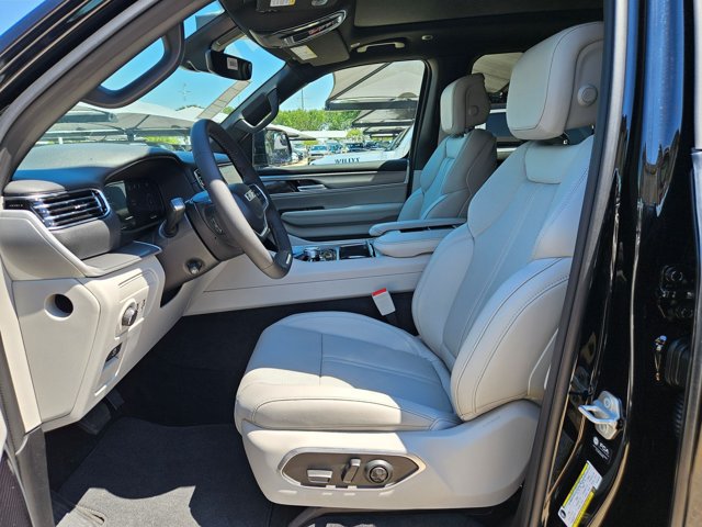 New 2026 Jeep Grand Wagoneer L Limited w/ Premium Group II AWD/4WD image 4