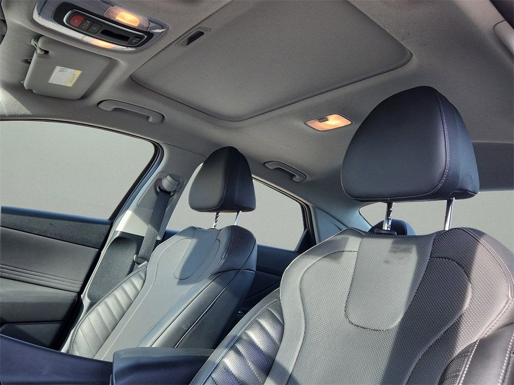 Certified 2023 Hyundai Elantra Limited image 17