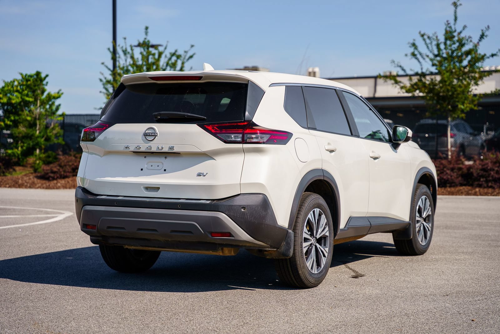 Used 2023 Nissan Rogue SV FWD image 7