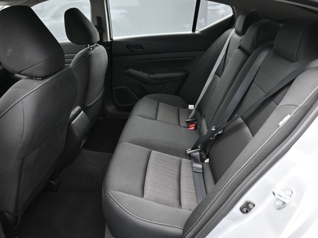 Used 2024 Nissan Altima 2.5 SV image 12